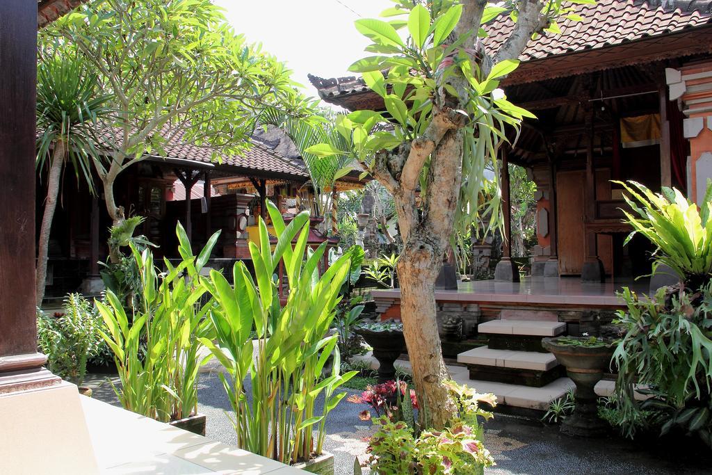 Nugraha Guesthouse 1 Ubud Dış mekan fotoğraf