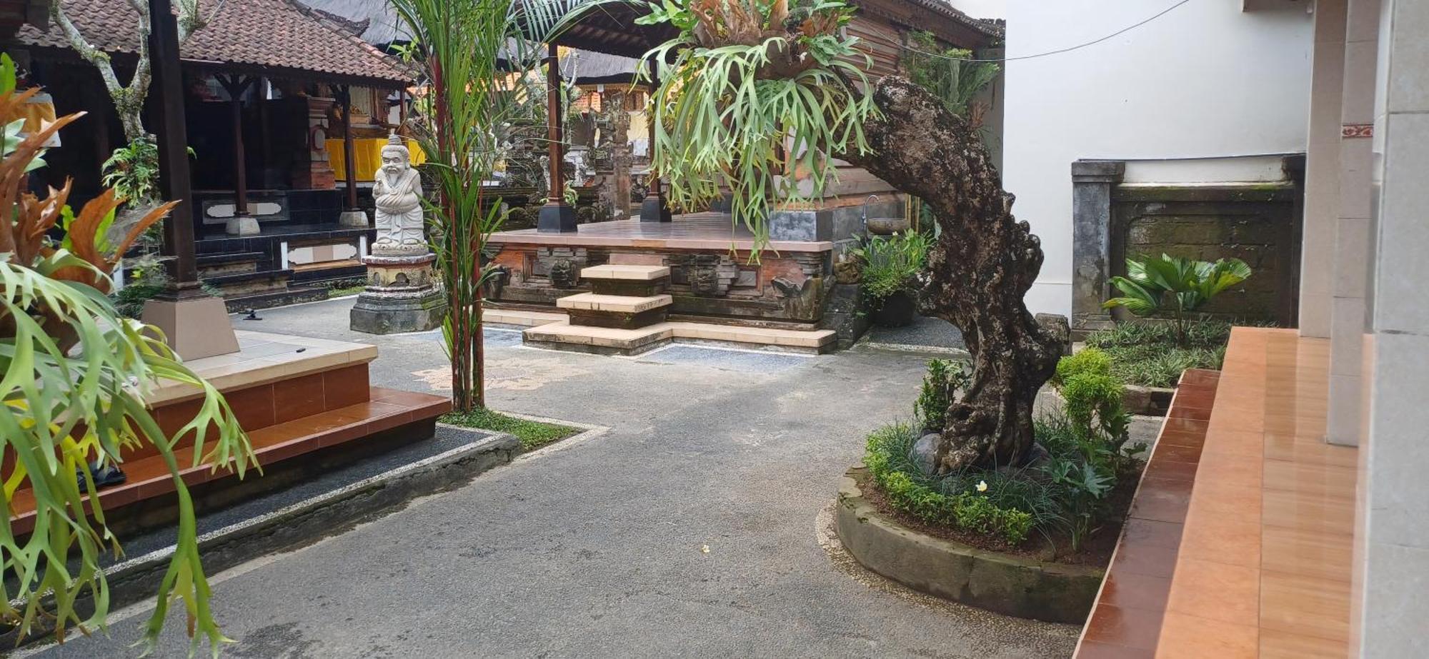 Nugraha Guesthouse 1 Ubud Dış mekan fotoğraf