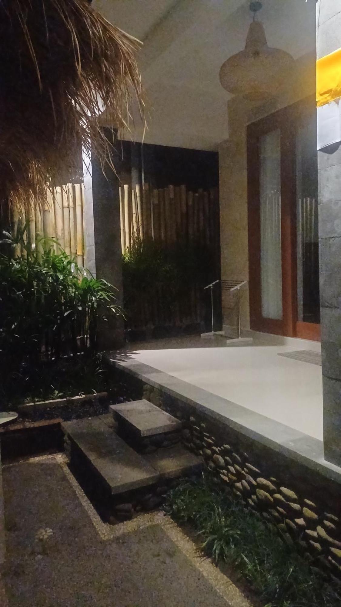 Nugraha Guesthouse 1 Ubud Dış mekan fotoğraf