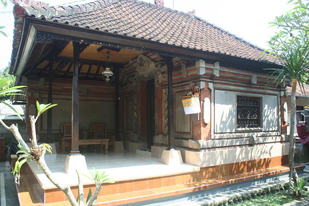 Nugraha Guesthouse 1 Ubud Dış mekan fotoğraf