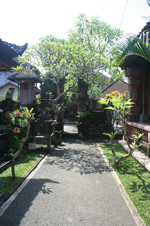 Nugraha Guesthouse 1 Ubud Dış mekan fotoğraf